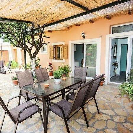 Гостевой дом Garden House Kastellani Kastellanoi  Экстерьер фото